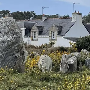  Hébergement de vacances Maison Vue Sur Les Alignements De - Les Glycines